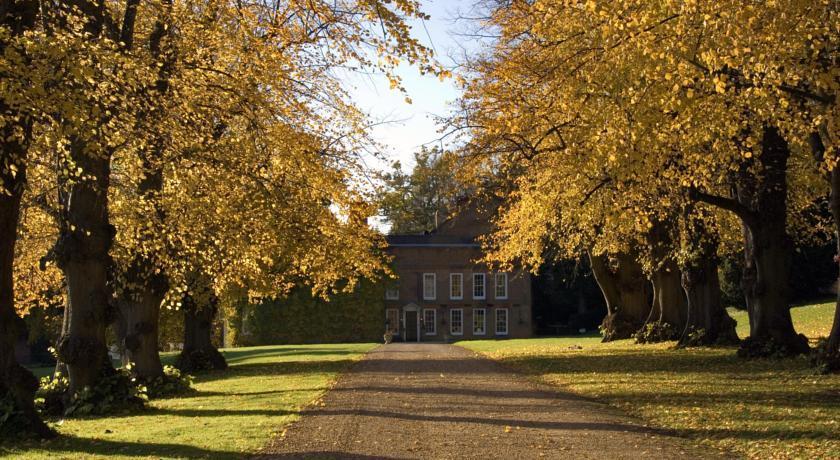 Flitwick Manor Hotel Exteriör bild